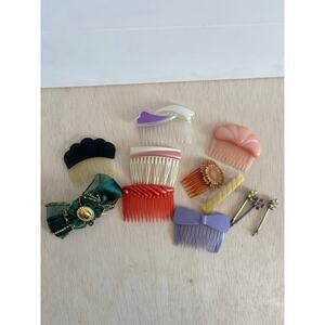 Lot of Vintage Women’s Hair Accessories Hair Pins Multicolor Combs 12 Pieces